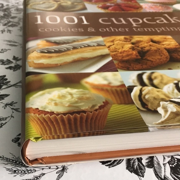 1001 Cupcakes Cookies & Other Tempting Treats Hardcover 2009 - Picture 2 of 11